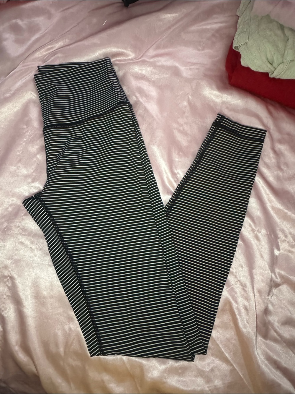 Brand new lululemon athletica Black & White Striped Leggings size 6